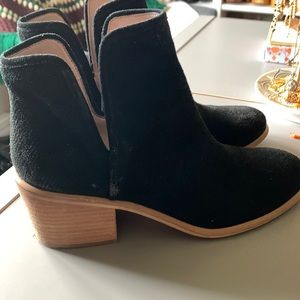 Suede booties black really good condition